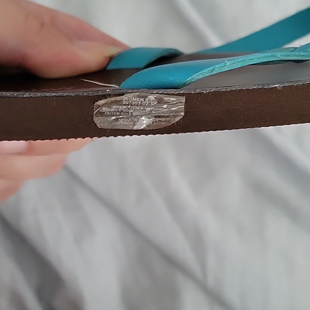 EUC Old navy flip flops